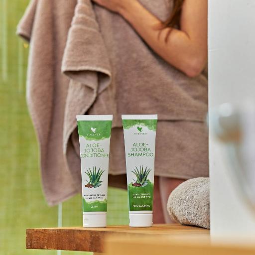 aloe-jojoba_conditioner-model