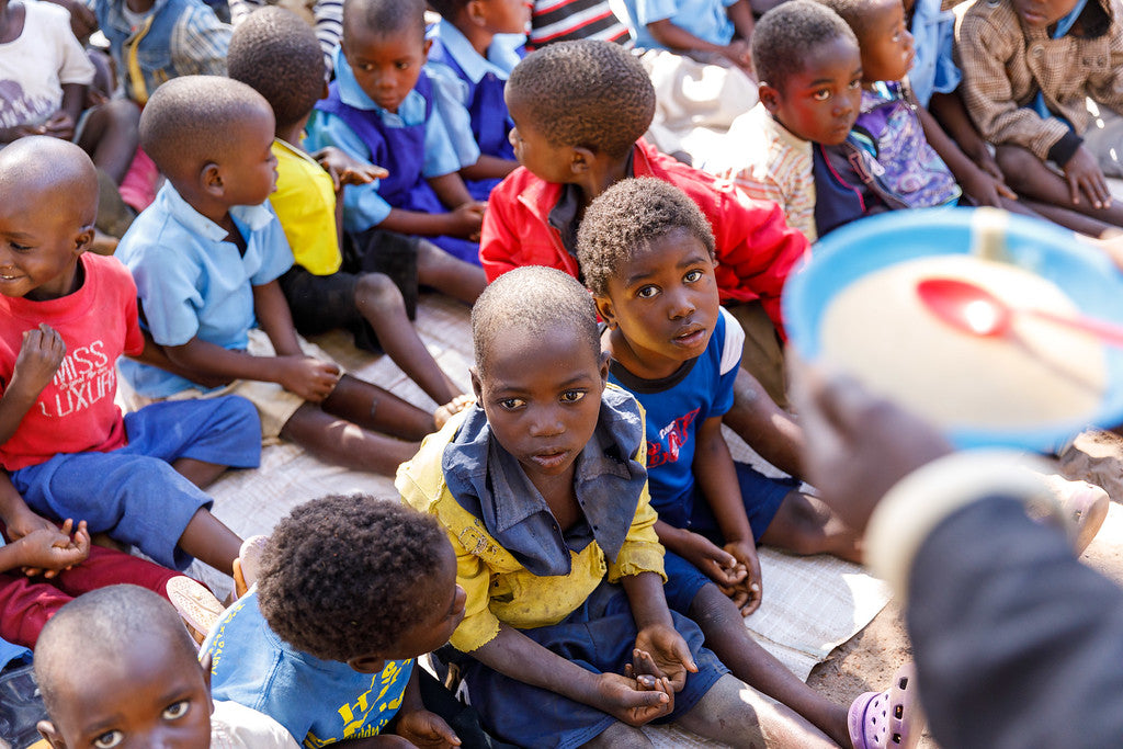 Video laden: nu-skin-nourish-the-children